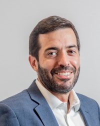 Adriano  Correia